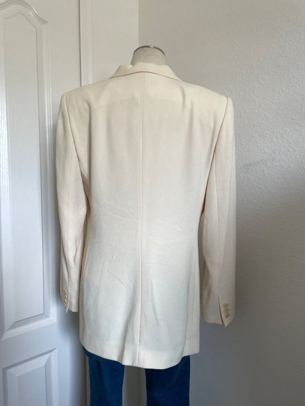 Vintage 1990s Liz Claiborne Classics Structured Cream Blazer Size 10 - Picture 8 of 14
